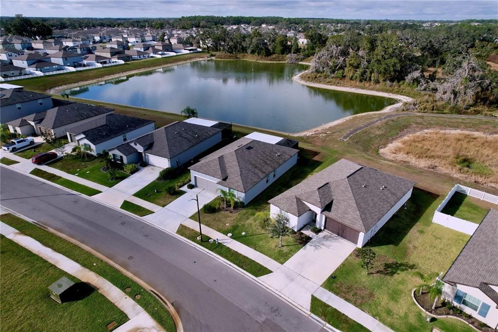 На продажу: $375,000 (4 спален, 2 ванн, 1939 Квадратных фут)