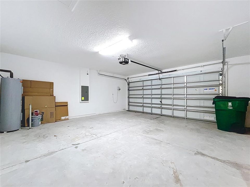 На продажу: $375,000 (4 спален, 2 ванн, 1939 Квадратных фут)