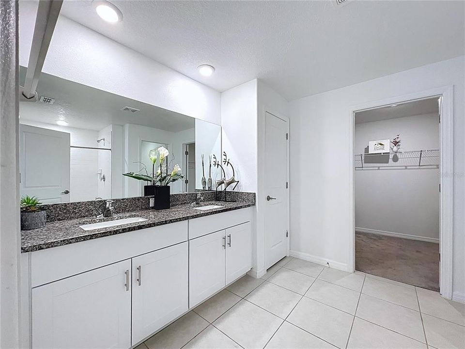 На продажу: $375,000 (4 спален, 2 ванн, 1939 Квадратных фут)