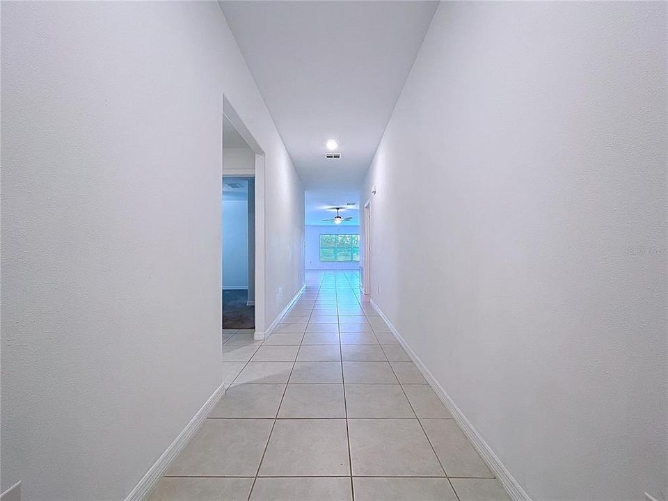 На продажу: $375,000 (4 спален, 2 ванн, 1939 Квадратных фут)