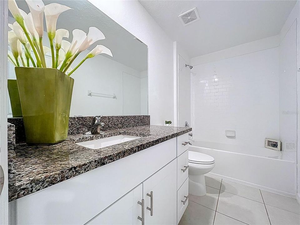 На продажу: $375,000 (4 спален, 2 ванн, 1939 Квадратных фут)