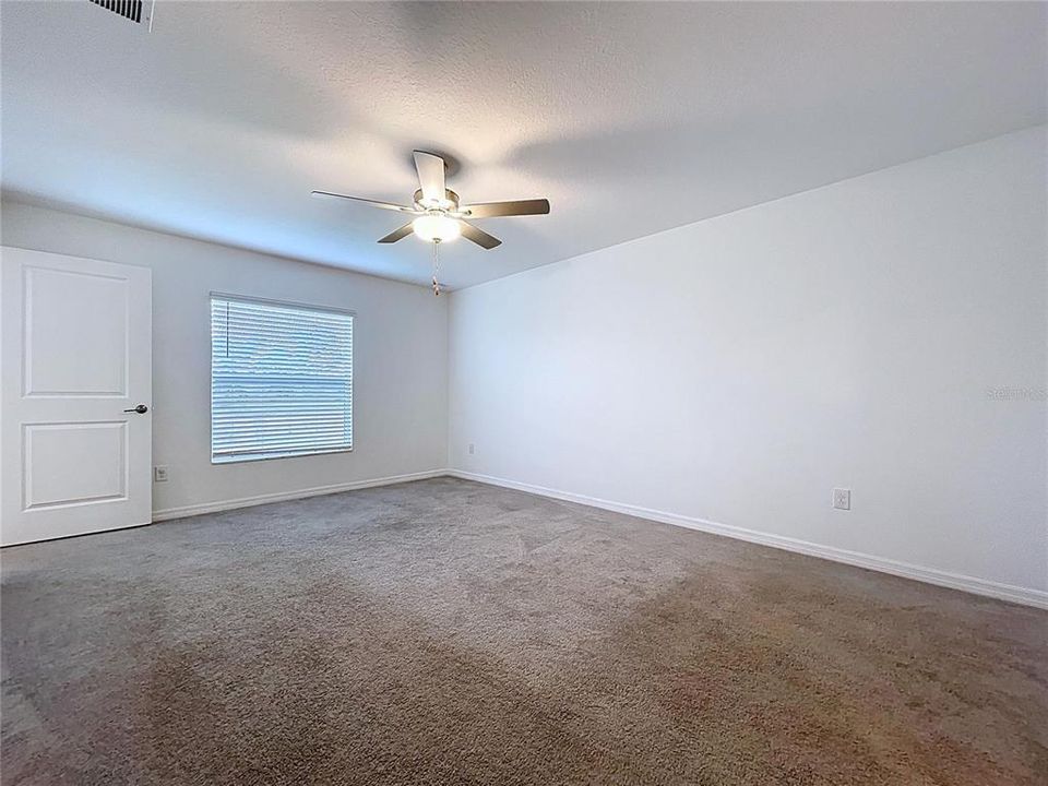 На продажу: $375,000 (4 спален, 2 ванн, 1939 Квадратных фут)