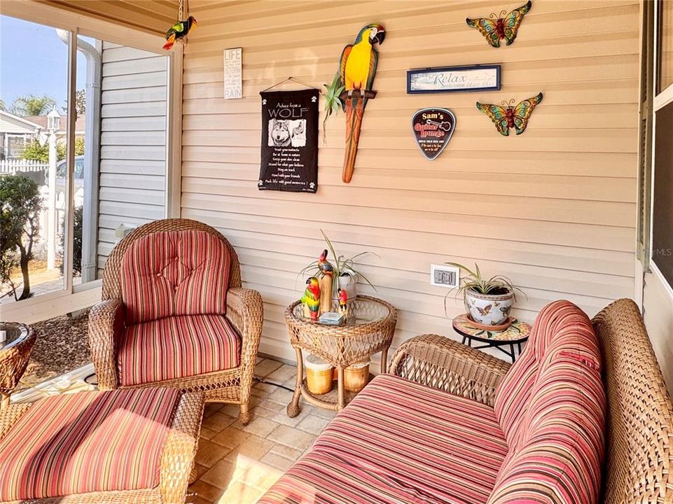 For Sale: $315,000 (2 beds, 2 baths, 1188 Square Feet)