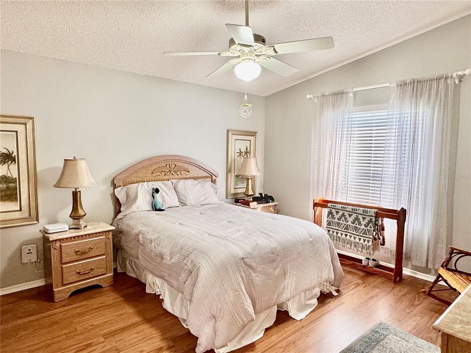 For Sale: $315,000 (2 beds, 2 baths, 1188 Square Feet)