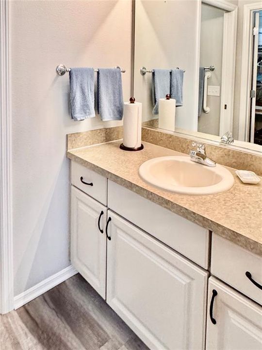 For Sale: $315,000 (2 beds, 2 baths, 1188 Square Feet)