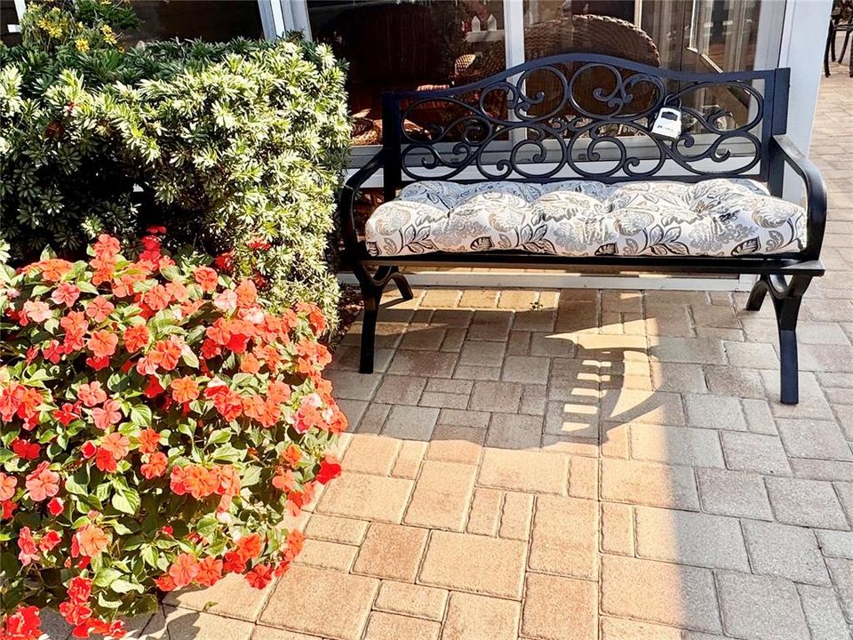 For Sale: $315,000 (2 beds, 2 baths, 1188 Square Feet)