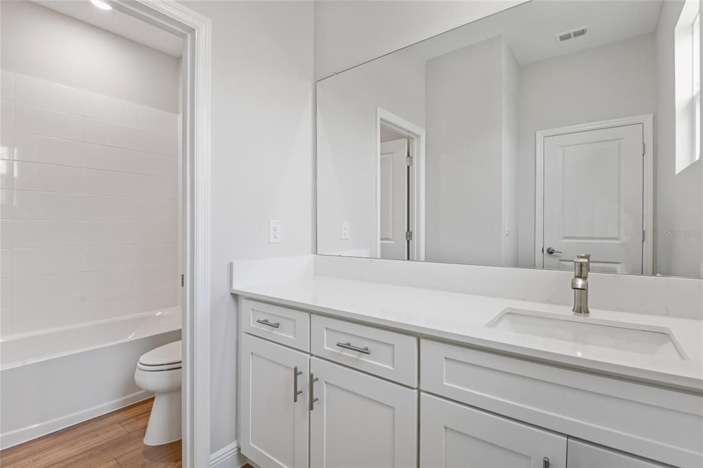 For Sale: $328,790 (4 beds, 3 baths, 1985 Square Feet)