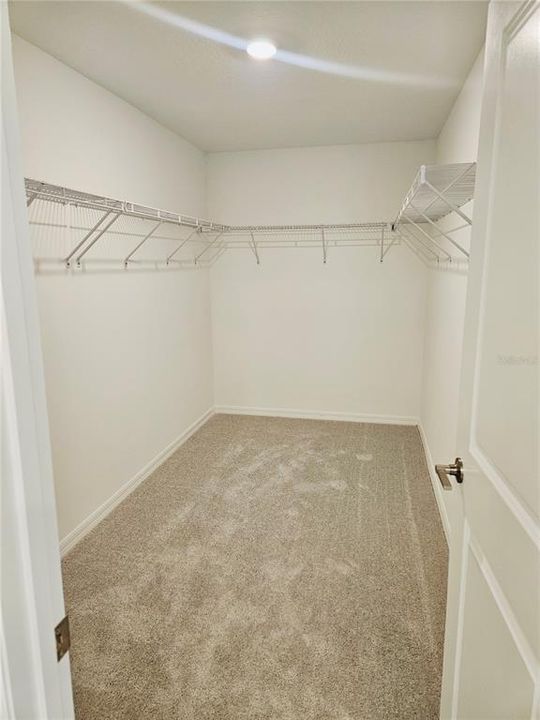 For Rent: $2,800 (4 beds, 2 baths, 1817 Square Feet)