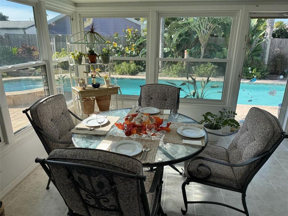 For Sale: $650,000 (2 beds, 2 baths, 1186 Square Feet)