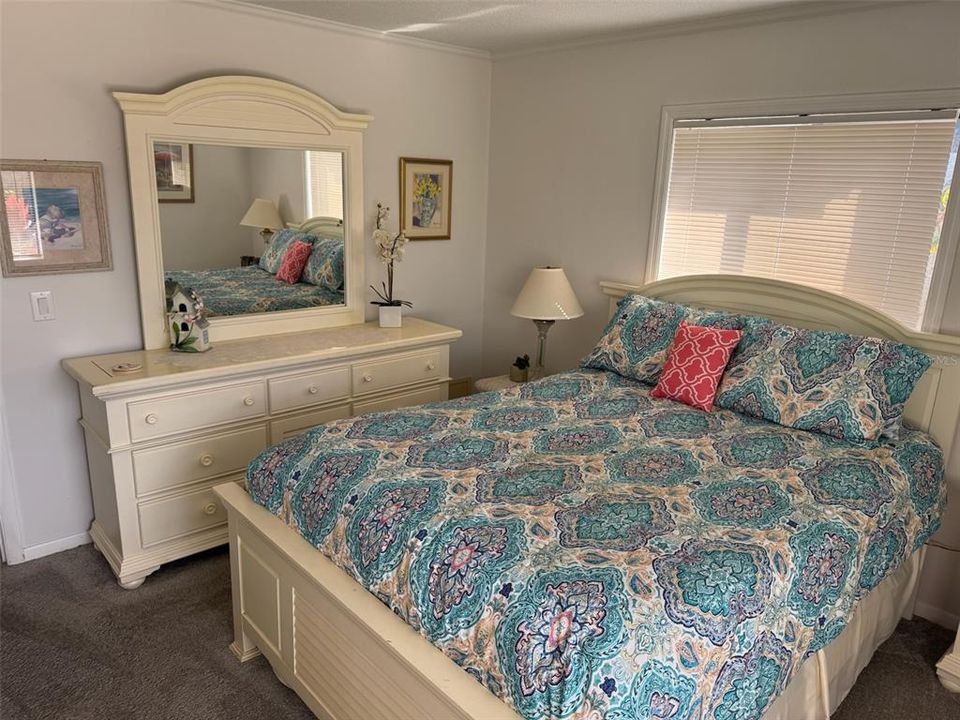 For Sale: $650,000 (2 beds, 2 baths, 1186 Square Feet)