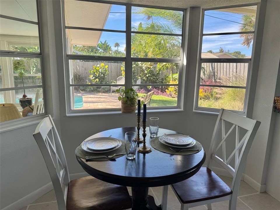 For Sale: $650,000 (2 beds, 2 baths, 1186 Square Feet)