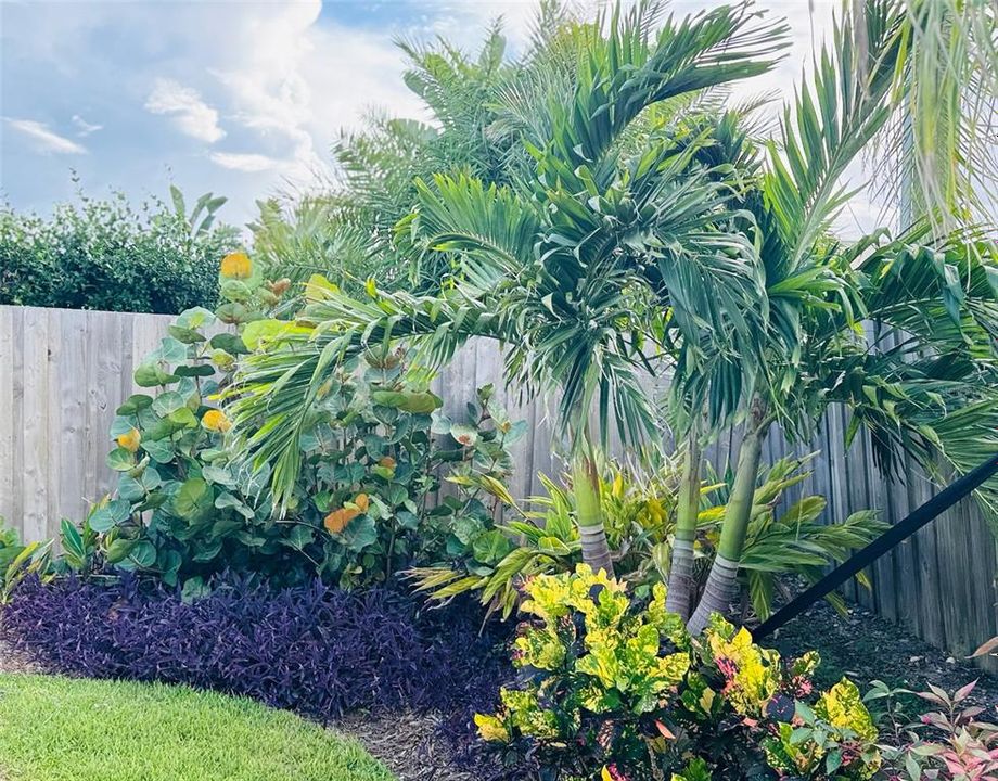 For Sale: $650,000 (2 beds, 2 baths, 1186 Square Feet)