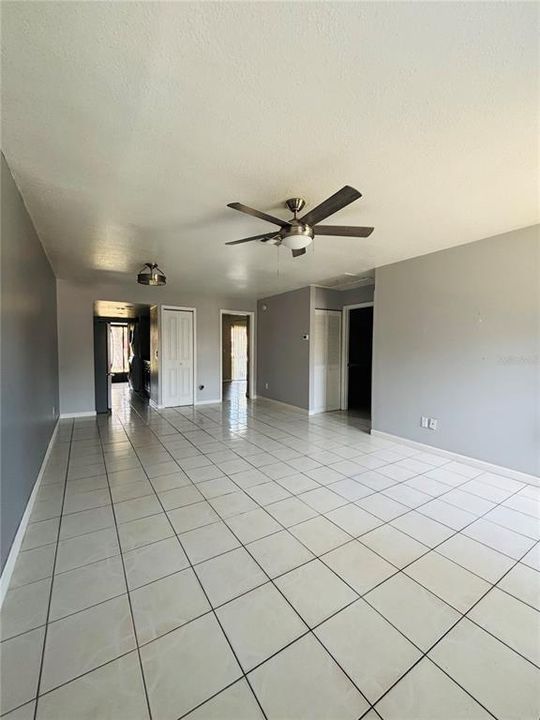 En Venta: $220,000 (2 camas, 2 baños, 875 Pies cuadrados)