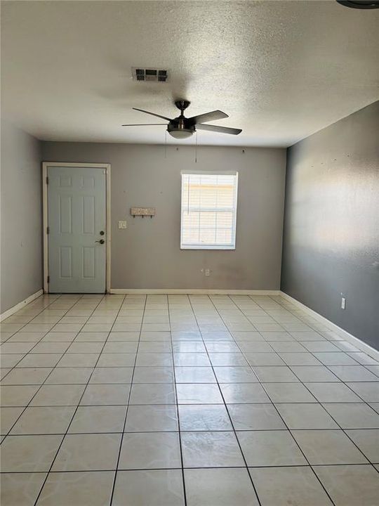 En Venta: $220,000 (2 camas, 2 baños, 875 Pies cuadrados)