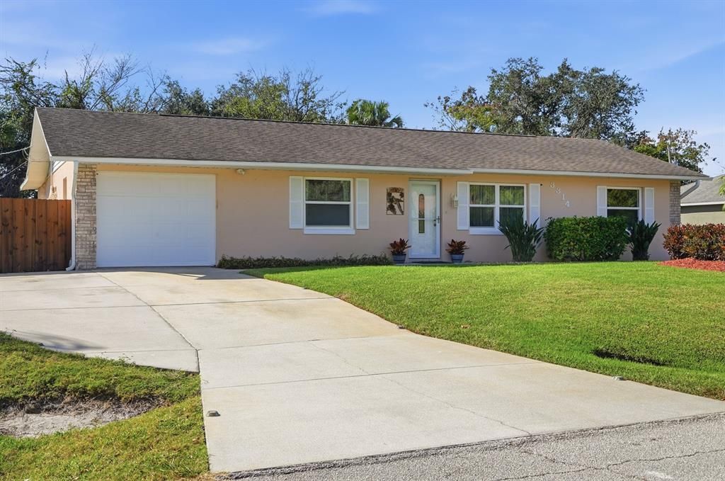 待售: $399,000 (4 贝兹, 2 浴室, 1900 平方英尺)