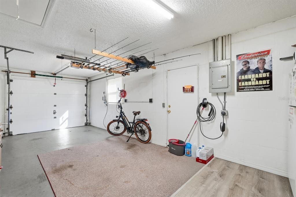 待售: $399,000 (4 贝兹, 2 浴室, 1900 平方英尺)