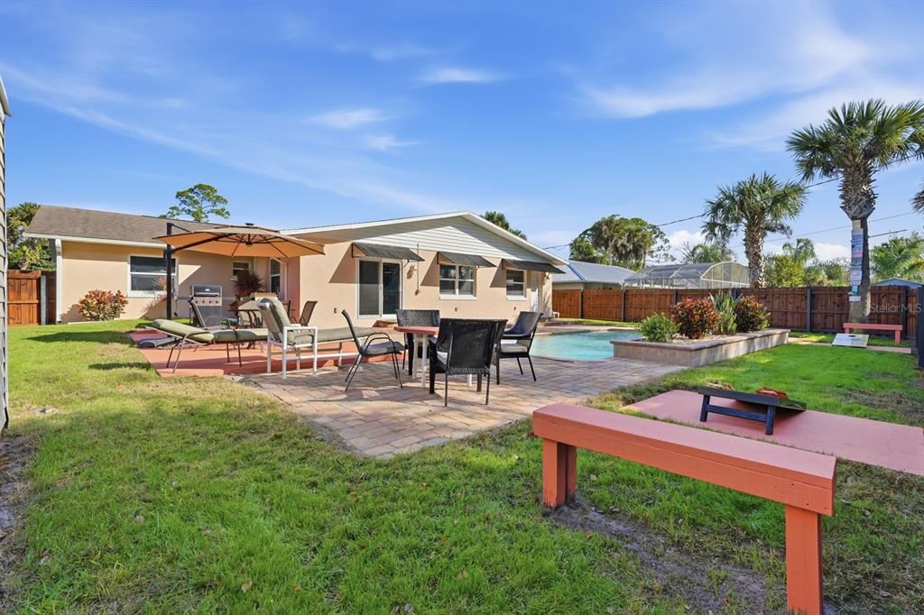 待售: $399,000 (4 贝兹, 2 浴室, 1900 平方英尺)