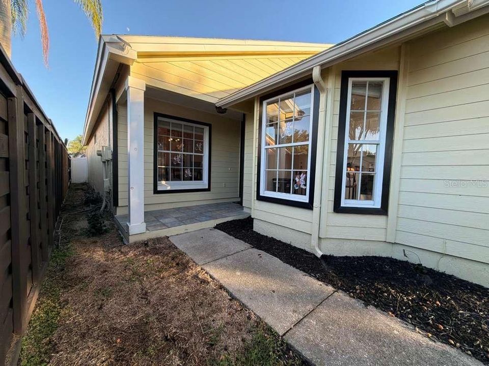 En Venta: $435,000 (4 camas, 2 baños, 1713 Pies cuadrados)