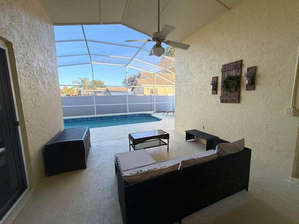 En Venta: $435,000 (4 camas, 2 baños, 1713 Pies cuadrados)