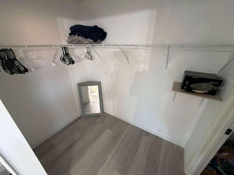 En Venta: $435,000 (4 camas, 2 baños, 1713 Pies cuadrados)