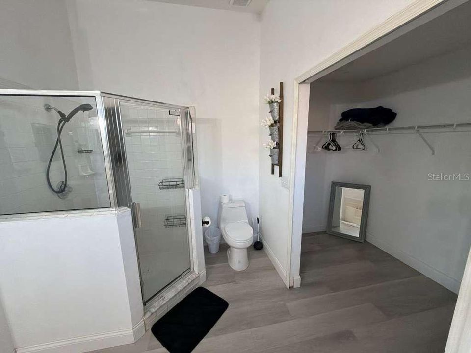 En Venta: $435,000 (4 camas, 2 baños, 1713 Pies cuadrados)