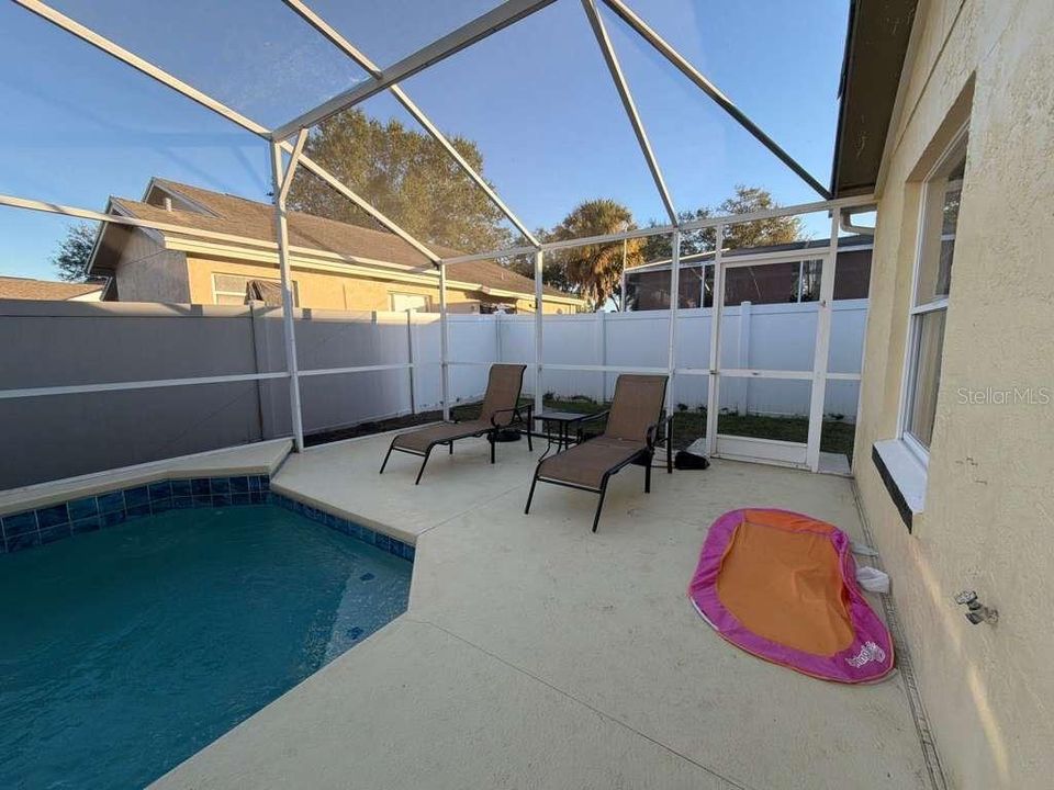 En Venta: $435,000 (4 camas, 2 baños, 1713 Pies cuadrados)