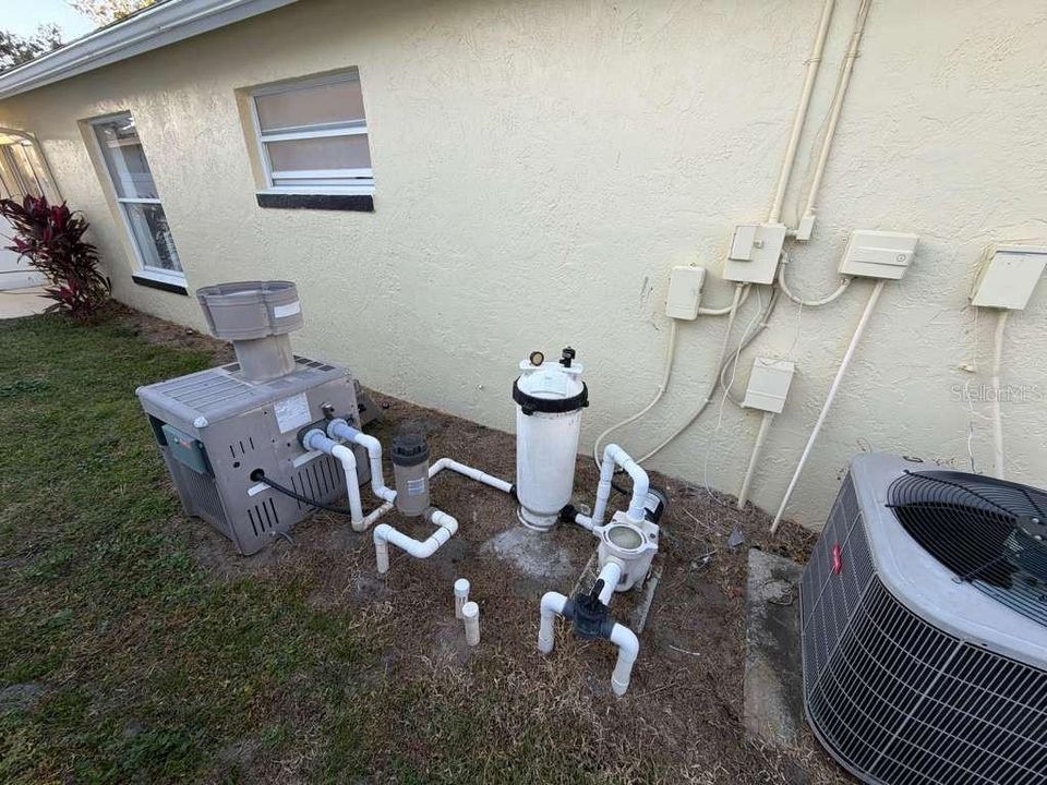 En Venta: $435,000 (4 camas, 2 baños, 1713 Pies cuadrados)