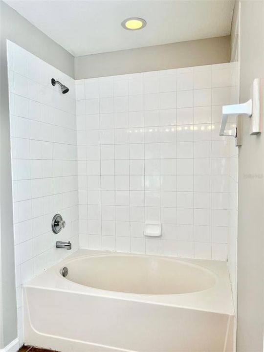 For Rent: $2,350 (3 beds, 2 baths, 1665 Square Feet)