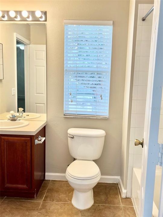 For Rent: $2,350 (3 beds, 2 baths, 1665 Square Feet)