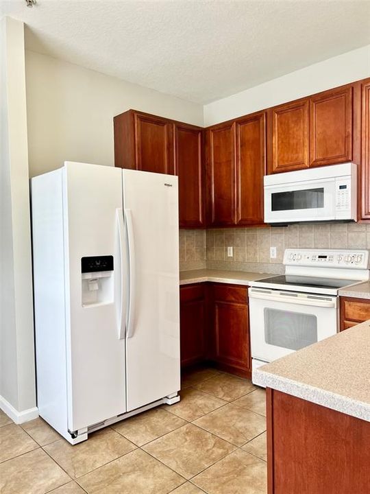 For Rent: $2,350 (3 beds, 2 baths, 1665 Square Feet)