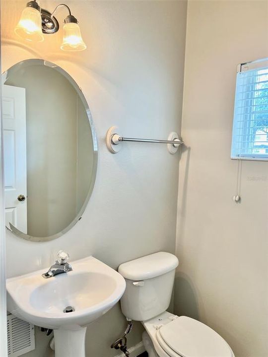 For Rent: $2,350 (3 beds, 2 baths, 1665 Square Feet)