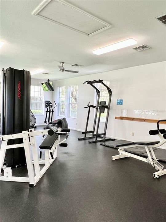 For Rent: $2,350 (3 beds, 2 baths, 1665 Square Feet)