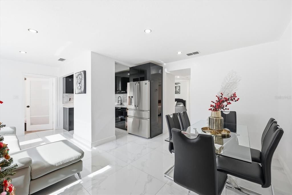 待售: $420,000 (3 贝兹, 2 浴室, 1046 平方英尺)