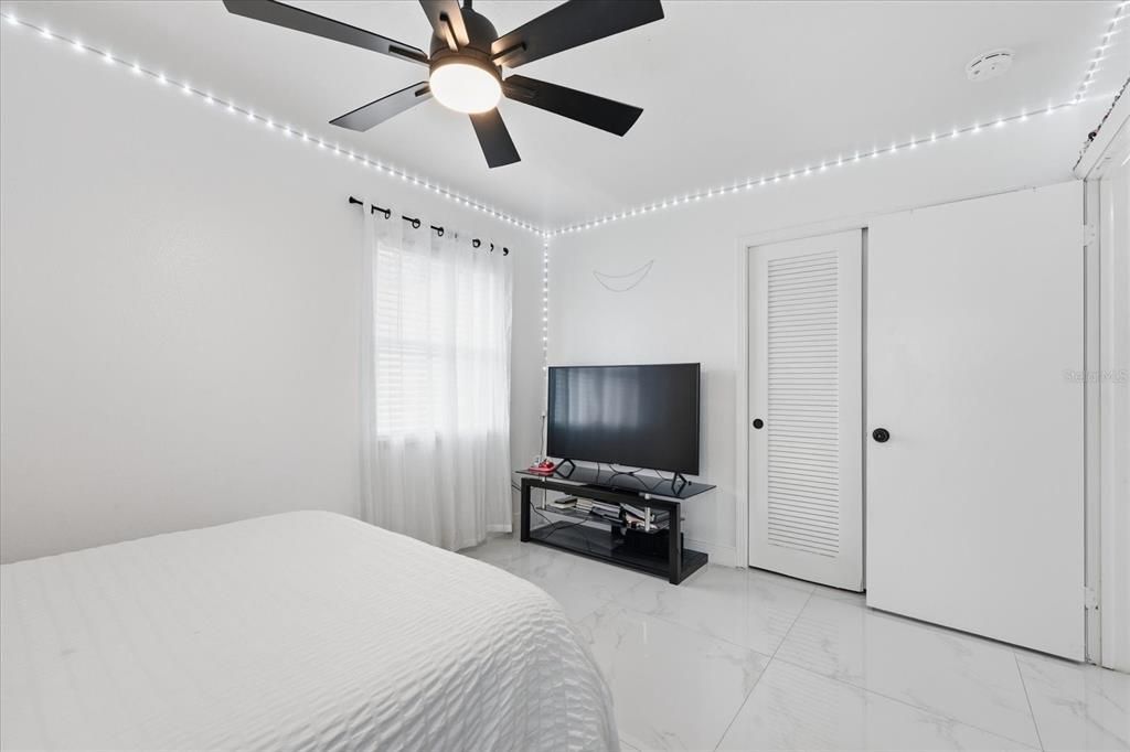 待售: $420,000 (3 贝兹, 2 浴室, 1046 平方英尺)