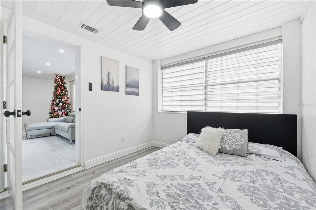 待售: $420,000 (3 贝兹, 2 浴室, 1046 平方英尺)