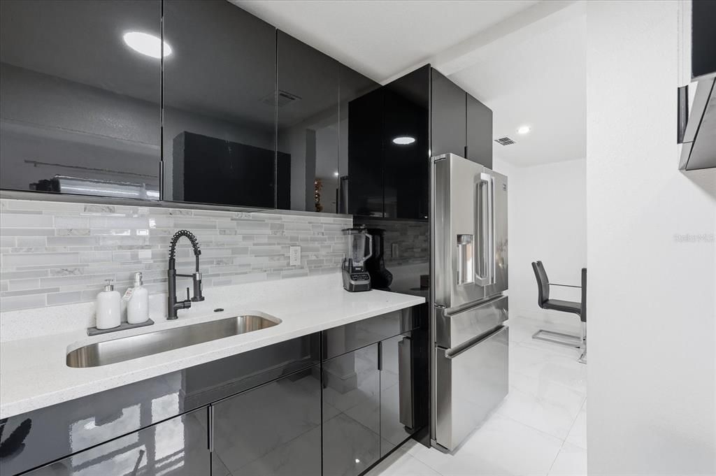 待售: $420,000 (3 贝兹, 2 浴室, 1046 平方英尺)