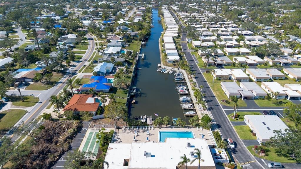 На продажу: $255,500 (2 спален, 2 ванн, 1120 Квадратных фут)