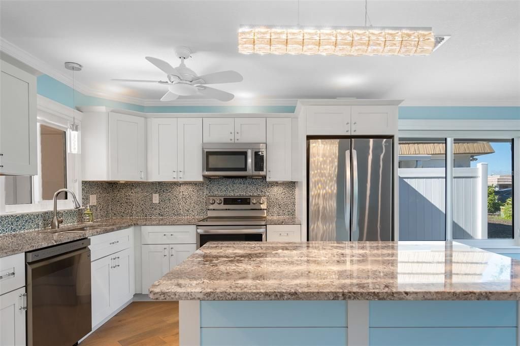 На продажу: $255,500 (2 спален, 2 ванн, 1120 Квадратных фут)