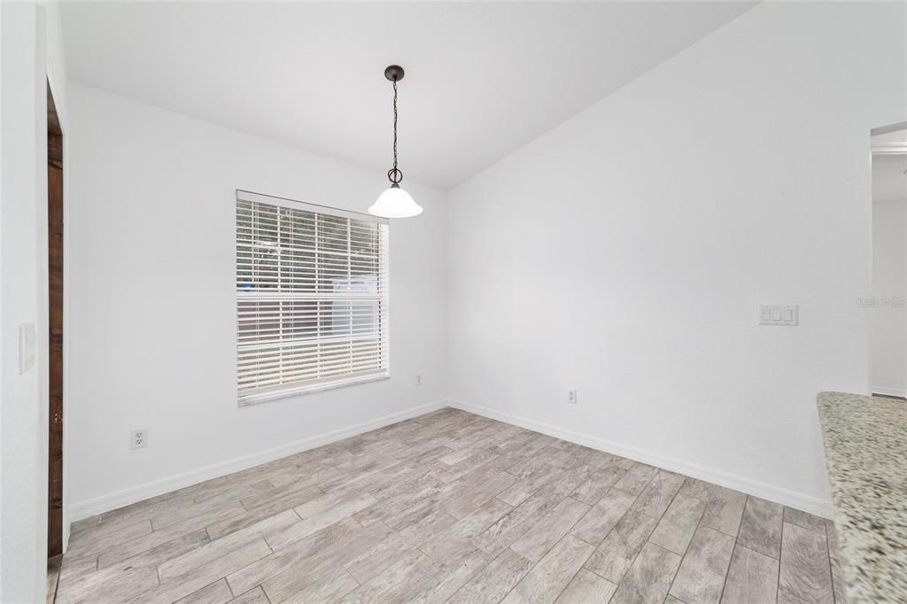 For Rent: $2,300 (3 beds, 2 baths, 1707 Square Feet)