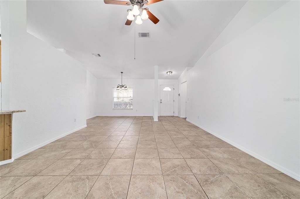 For Rent: $2,300 (3 beds, 2 baths, 1707 Square Feet)