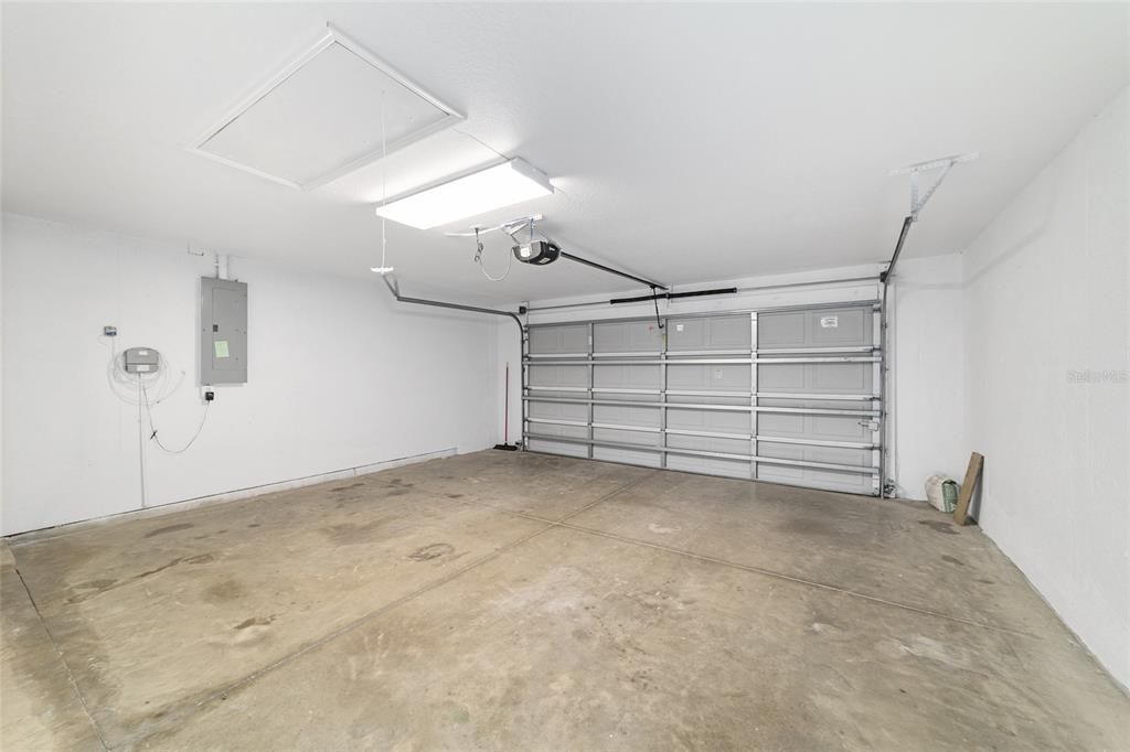 For Rent: $2,300 (3 beds, 2 baths, 1707 Square Feet)