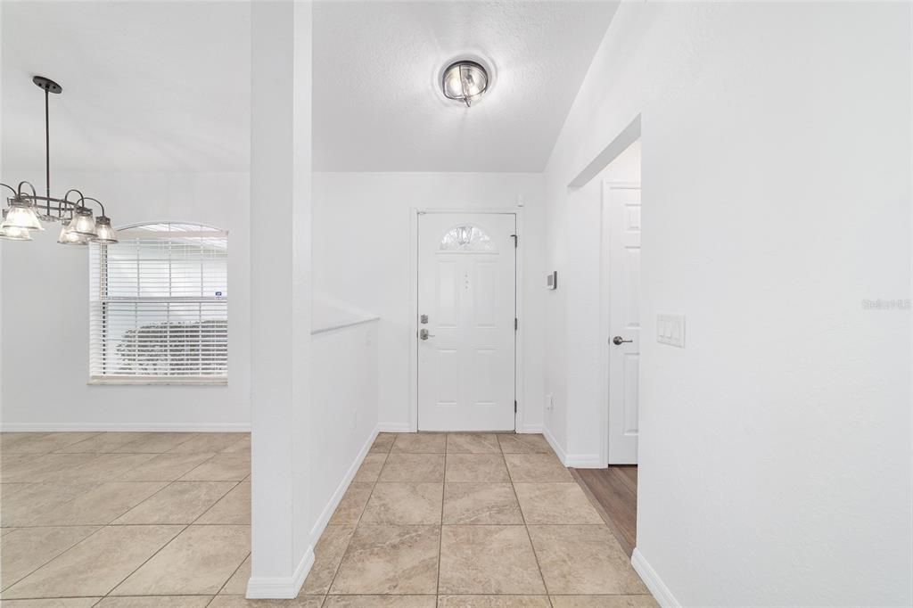 For Rent: $2,300 (3 beds, 2 baths, 1707 Square Feet)