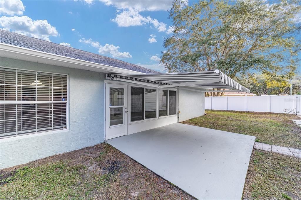 For Rent: $2,300 (3 beds, 2 baths, 1707 Square Feet)