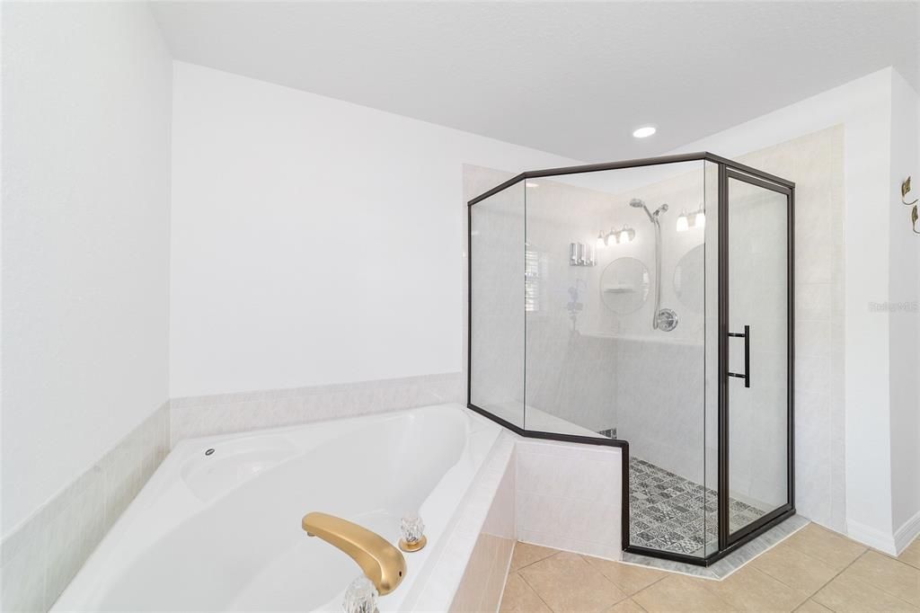 For Rent: $2,300 (3 beds, 2 baths, 1707 Square Feet)