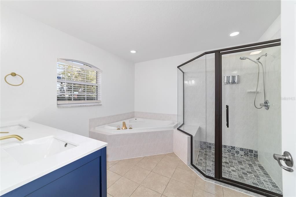 For Rent: $2,300 (3 beds, 2 baths, 1707 Square Feet)