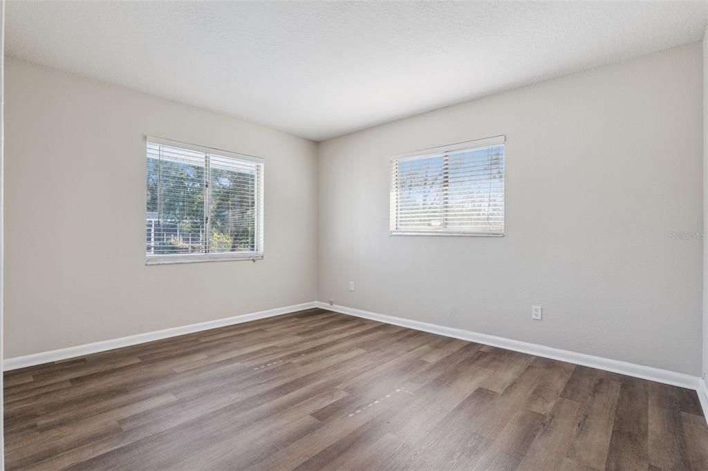 For Sale: $395,000 (4 beds, 3 baths, 1814 Square Feet)