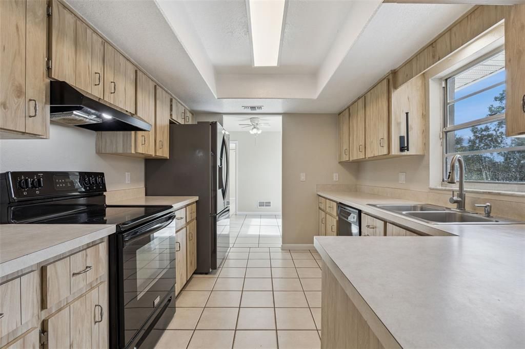 For Sale: $395,000 (4 beds, 3 baths, 1814 Square Feet)