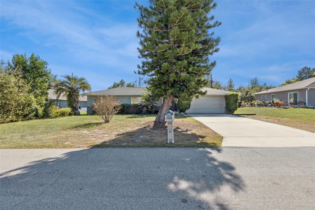 For Sale: $395,000 (4 beds, 3 baths, 1814 Square Feet)