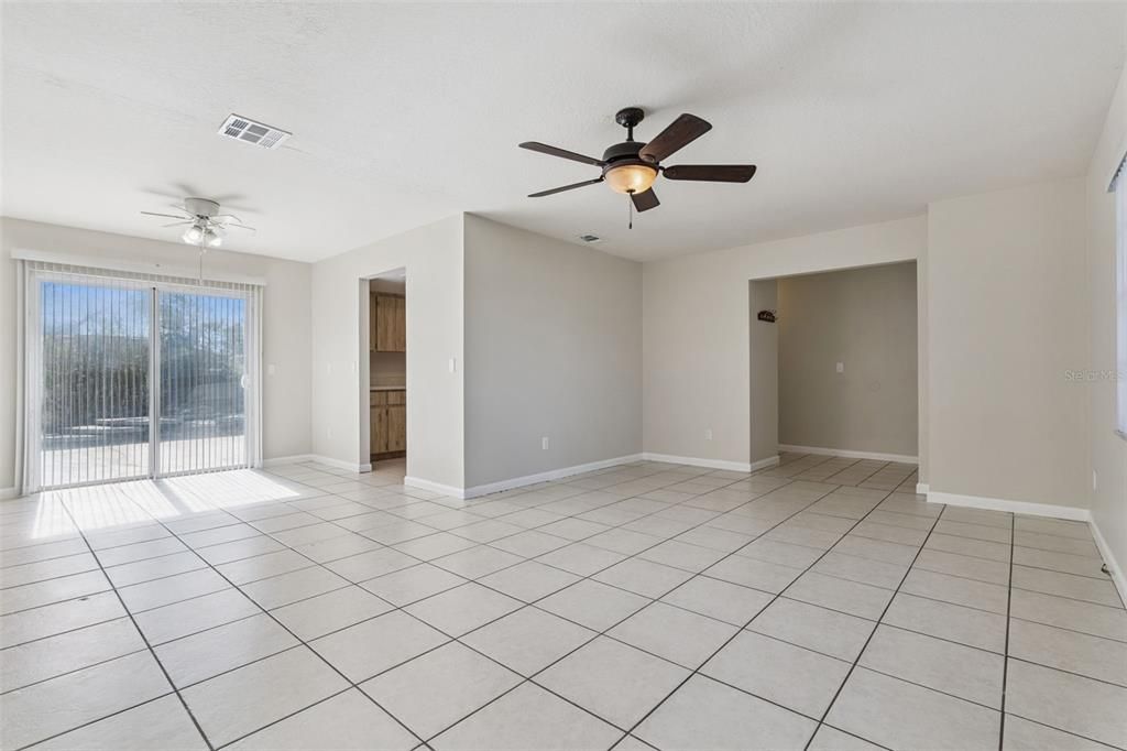 For Sale: $395,000 (4 beds, 3 baths, 1814 Square Feet)