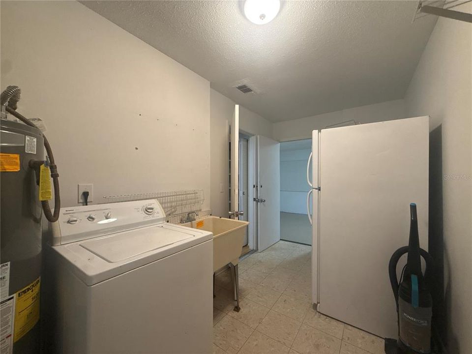 На продажу: $65,000 (2 спален, 1 ванн, 1396 Квадратных фут)